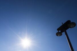 佳丽是褒义词吗？