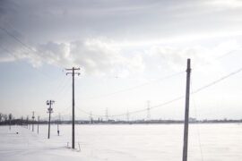 卑微是贬义词吗？