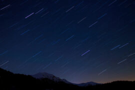 我只身前行，却仿佛带着一万雄兵