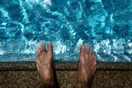 陈奕迅《孤勇者》歌词及评论赏析