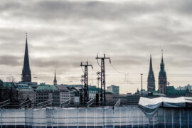 智者筑桥，愚者筑墙