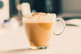 惹草拈花是贬义词吗？