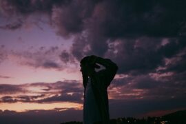 爱迪生喜欢昏暗的光线