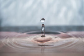 命定的局限尽可永在，不屈的挑战却不可须臾或缺