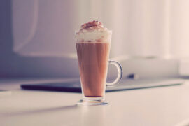 生活的艺术与其说是舞者的艺术，不若说是摔跤手的技艺