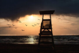 俗不可耐是贬义词吗？