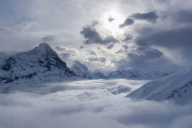 一个人只拥有此生此世是不够的