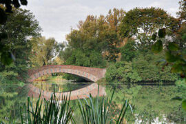 韦庄《菩萨蛮·如今却忆江南乐》全文及鉴赏