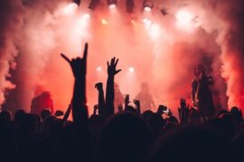 王心凌《爱你》完整版歌词及评论赏析