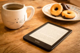 赤子孤独了，会创造一个世界，创造许多心灵的朋友