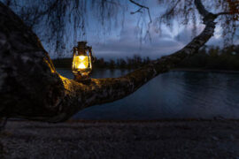 韦庄《浣溪沙·夜夜相思更漏残》全文及鉴赏