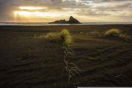 空洞无物是贬义词吗？