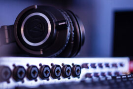 阿禹ayy《耍把戏》歌词及评论赏析