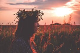 欧阳修《南歌子·凤髻金泥带》全文及鉴赏