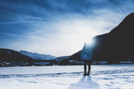 命运降临到我们身上的一切，都由我们的心情来确定价格