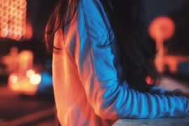 多和不如自己的人比