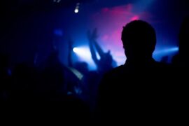 郑浩《须尽欢》歌词及评论赏析