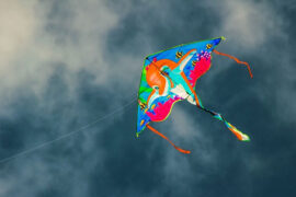 《断线风筝》歌词及评论赏析