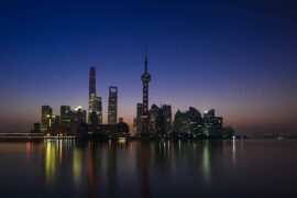 许魏洲《荣光之路》歌词及评论赏析