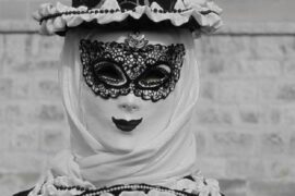 人心太假太虚伪的句子说说