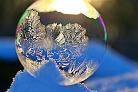 葛东琪《悬溺》歌词评论及赏析