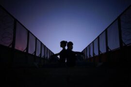 竹子《天亮以前说再见》歌词及评论赏析