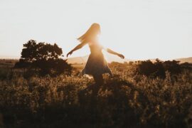 骑上我的小骆驼带你去看日不落