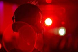 匡宇《不要再说了》歌词及评论赏析