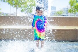 陈红鲤《过完的暑假》歌词评论及赏析