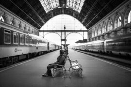 杨胖雨《勇敢》歌词及评论赏析