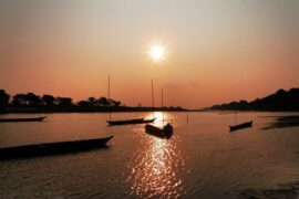 张德伊玲《落日微风》歌词表达评论及赏析