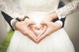 新郎婚礼贺词接地气（新郎高情商致辞）