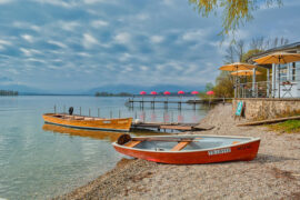 雷佳《写故事的人》歌词及评论赏析