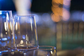 徐秉龙《不二臣》歌词及评论赏析