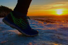 踔厉奋发！踔怎么组词？踔的读音和释义