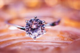 徐佳莹《一爱难求》歌词及评论赏析