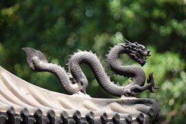 卧龙凤雏是什么意思？