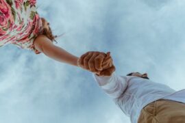 结婚纪念日经典短句（精选30句不重复）