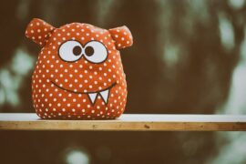 华晨宇《智商二五零》歌词表达及评论赏析