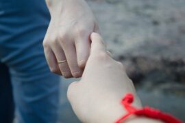 弹壳Danko《我心中有些事》歌词及评论赏析