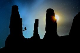 谟西Mercy《巅峰期》歌词表达及评论赏析