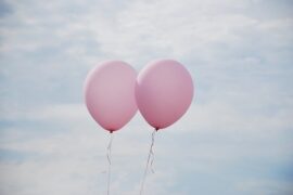 回春丹《初恋》歌词表达及评论赏析