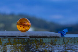 马里奥《破界而生》歌词及评论赏析