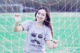 刘惜君《快乐女孩》（甜心格格》主题曲）歌词表达及评论赏析