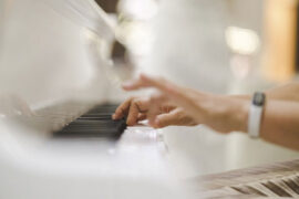 SWIN-S《只因你太美》歌词表达及评论赏析