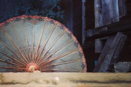 高胜美《千年等一回》（新白娘子传奇主题曲）歌词表达及评论赏析