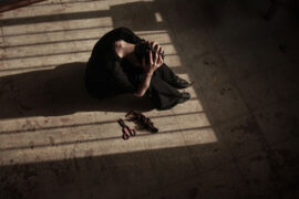 见异思迁是贬义词吗？