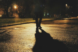 王栎鑫《月色歌》歌词及评论赏析