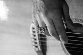 赵传《给所有知道我名字的人》歌词及赏析