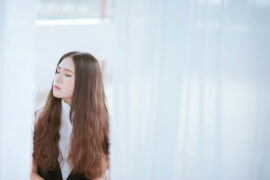 五月天《我不愿让你一个人》歌词及评论赏析